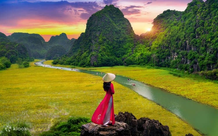 Hình xe dịch vụ: Taxi Nội Bài Thanh Hóa